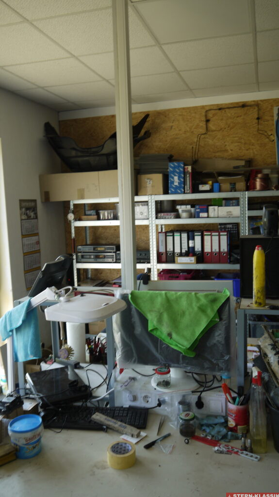 Werkstatt Arbeitsplatz mit Strom